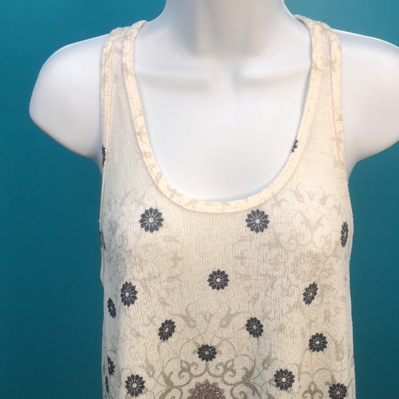 GAZE USA CREAM KNIT TOP WITH FLORAL/PAISLEY PATTERN • FLARED AT BOTTOM • sz M - Picture 3 of 11